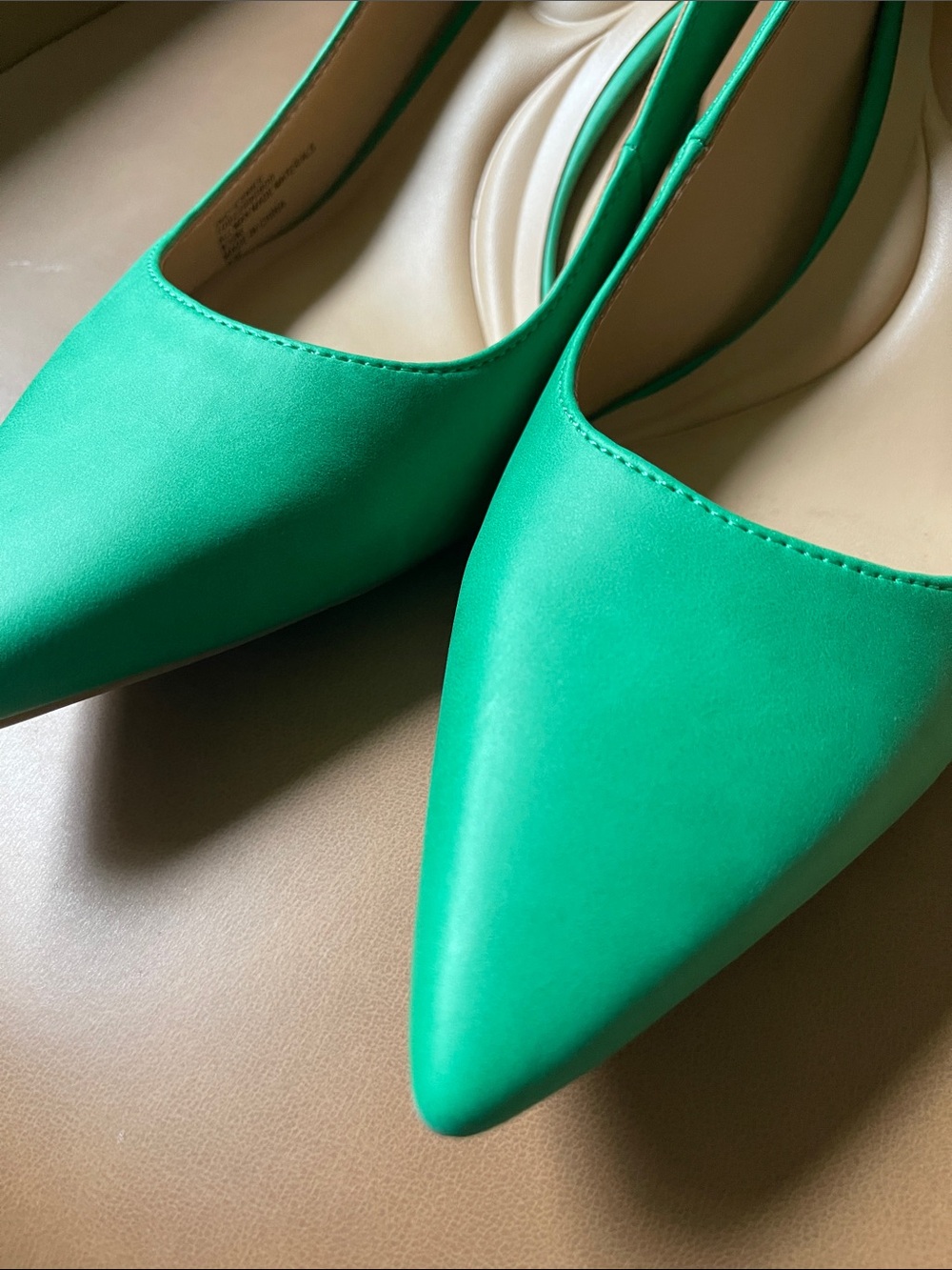 NWT sz 8.5 Classic Pointed-Toe Green Kitten Heel Pumps by INC Int’l Concepts